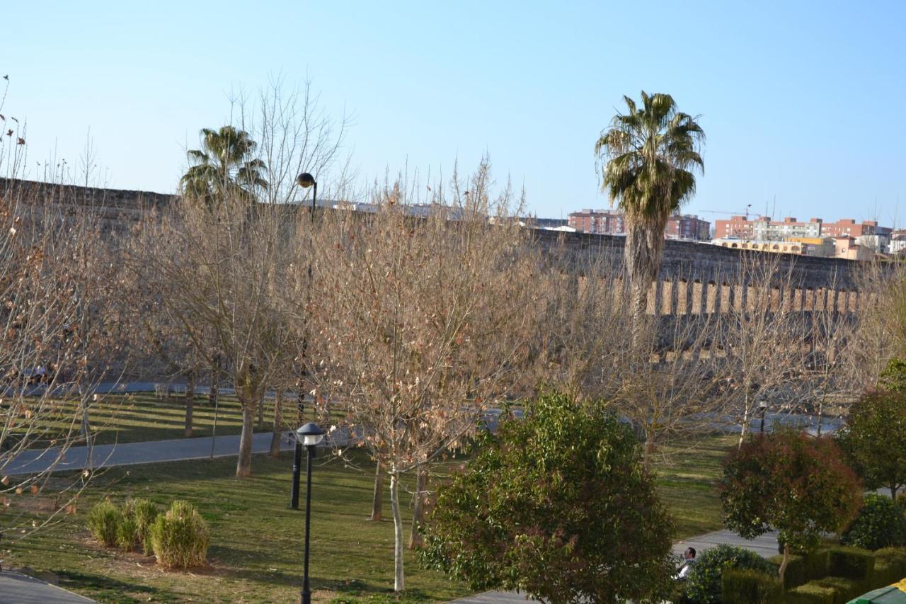 Apartamento Acueducto, Tres Dormitorios Y Parking Gratis Mérida Esterno foto